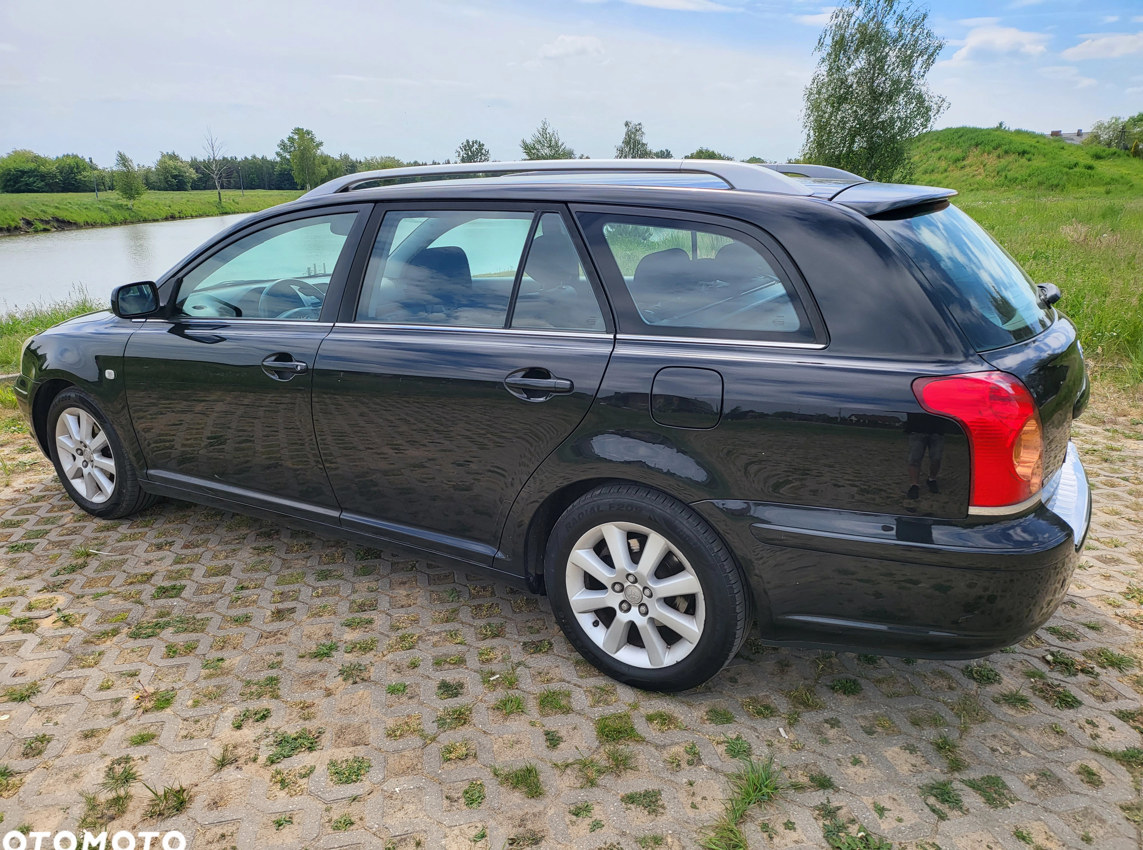 Toyota Avensis cena 11909 przebieg: 289000, rok produkcji 2004 z Sieradz małe 436